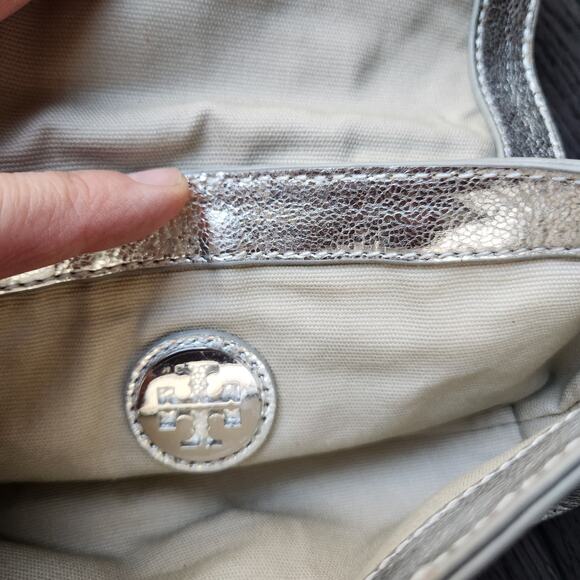 Tory Burch Mini Robinson Metallic Gold Crossbody bag - Picture 5 of 6